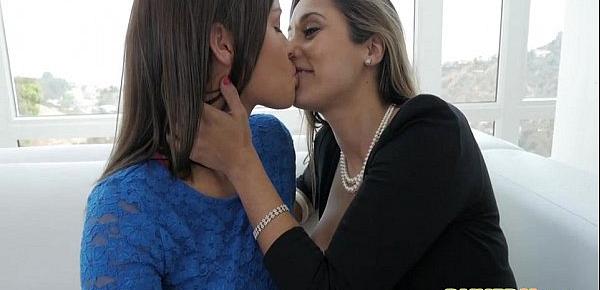  Lesbian Milf Kissing Group Of Teen Hotties